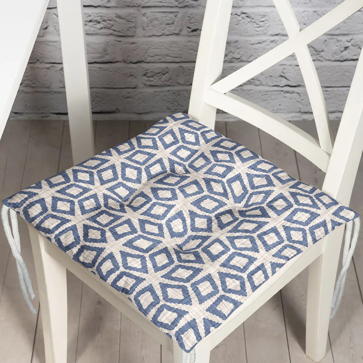 Kot Gri Zemin Üzerinde Geometrik Çizimler Özel Tasarım Pofuduk Sandalye Minderi Realhomes
