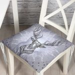 - P5426-Gorsel - Realhomes Gri Zeminde Yıldız Motifli Geometrik Geyik Baskılı Pofuduk Sandalye Minderi Realhomes