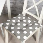 - P548-Gorsel - Realhomes RealHomes Özel Tasarım Düğmeli Pofuduk Sandalye Minderi Realhomes