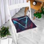 - P5528-Gorsel-1 - Realhomes  Tropik Yapraklar Üzerinde Neon Üçgen Motifli Pofuduk Sandalye Minderi Realhomes