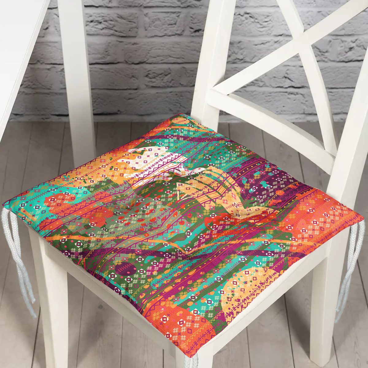 Halı Desenli Dekoratif Pofuduk Sandalye Minderi Realhomes