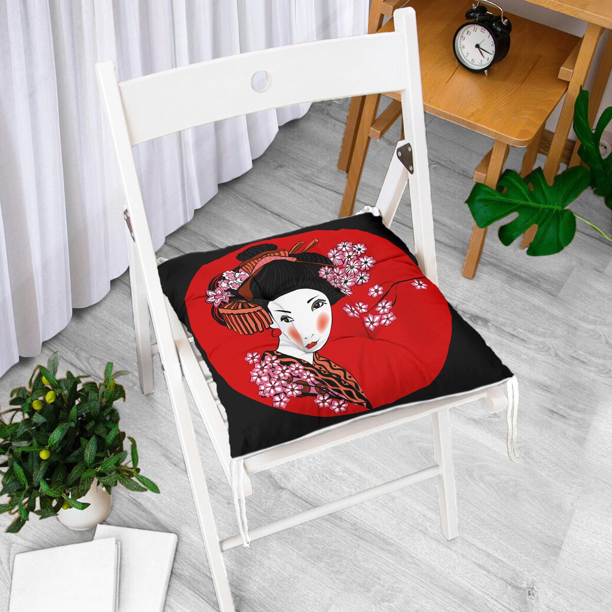 Siyah ve Kırmızı Zeminde Papatya Tasarımlı Japon Kız Modern Pofuduk Sandalye Minderi Realhomes