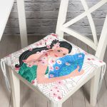 Mavi Yelpazeli Çizgi Motifli Kadın Motifli Dekoratif Pofuduk Sandalye Minderi Realhomes