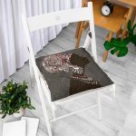 - P5825-Gorsel-1 - Realhomes Gri Zemin Desenli Siyahi Kadın Motifli Pofuduk Sandalye Minderi Realhomes