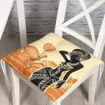 - P5830-Gorsel - Realhomes Etnik Desen Zeminli Afrika Kadın Motifli Dekoratif Pofuduk Sandalye Minderi Realhomes