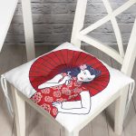 - P5858-Gorsel - Realhomes Sırtında Kırmızı Şemsiyeli Japon Kadın Motifli Pofuduk Sandalye Minderi Realhomes