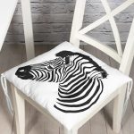 - P604-Gorsel - Realhomes RealHomes Özel Tasarım Düğmeli Pofuduk Sandalye Minderi Realhomes