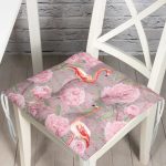 - P917-Gorsel - Realhomes RealHomes Özel Tasarım Düğmeli Pofuduk Sandalye Minderi Realhomes