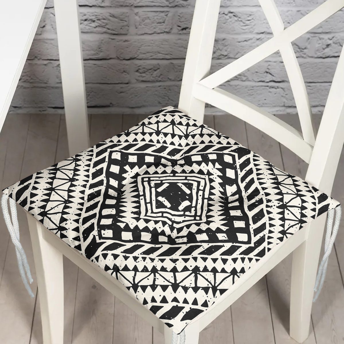 Siyah Beyaz İskandinav Desen Tasarımlı Dijital Baskılı Modern Pofuduk Sandalye Minderi Realhomes