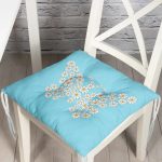 - Pofi-10381-Gorsel - Realhomes  Mavi Zemin Papatyadan Kelebek Tasarımlı Dijital Baskılı Modern Pofuduk Sandalye Minderi Realhomes