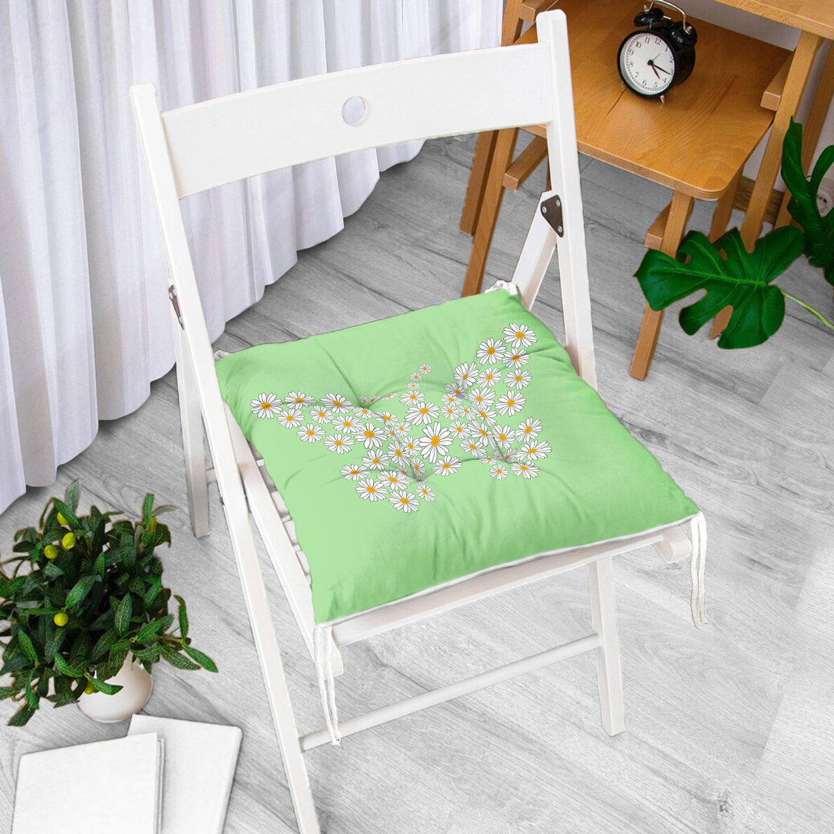 Yeşil Zemin Papatyadan Kelebek Tasarımlı Dijital Baskılı Modern Pofuduk Sandalye Minderi Realhomes