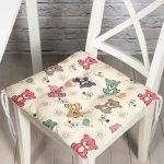 - Pofi-1338-Gorsel - Realhomes Sevimli Rengarenk Ayıcık Motifli Dijital Baskılı Özel Tasarım Modern Pofuduk Sandalye Minderi Realhomes