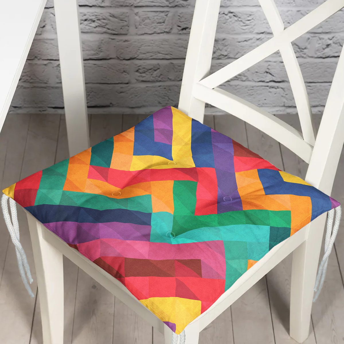 Renkli Geometrik Desenli Dijital Baskılı Pofuduk Sandalye Minderi Realhomes