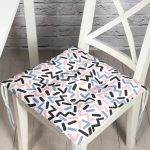 - Pofi-2044-Gorsel - Realhomes Modern Renkli Şekiller Pofuduk Sandalye Minderi Realhomes