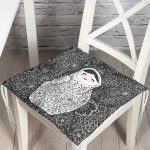 Çiçek Desenli Zeminde Matruşka Dijital Baskılı Modern Pofuduk Sandalye Minderi Realhomes