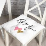 - Pofi-2129-Gorsel - Realhomes Be Mine Kalp Desenli Dijital Baskılı Modern Pofuduk Sandalye Minderi Realhomes