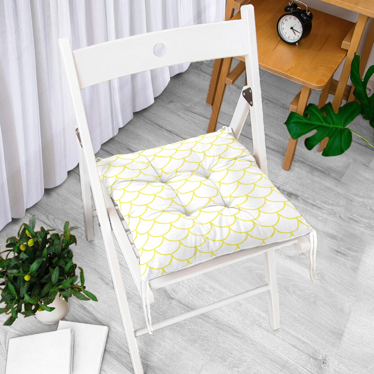 Sarı Geometrik Desenli Dijital Baskılı Modern Pofuduk Sandalye Minderi Realhomes