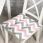 - Pofi-2175-Gorsel - Realhomes Modern Renkli Zikzak Desenli Dijital Baskılı Pofuduk Sandalye Minderi Realhomes