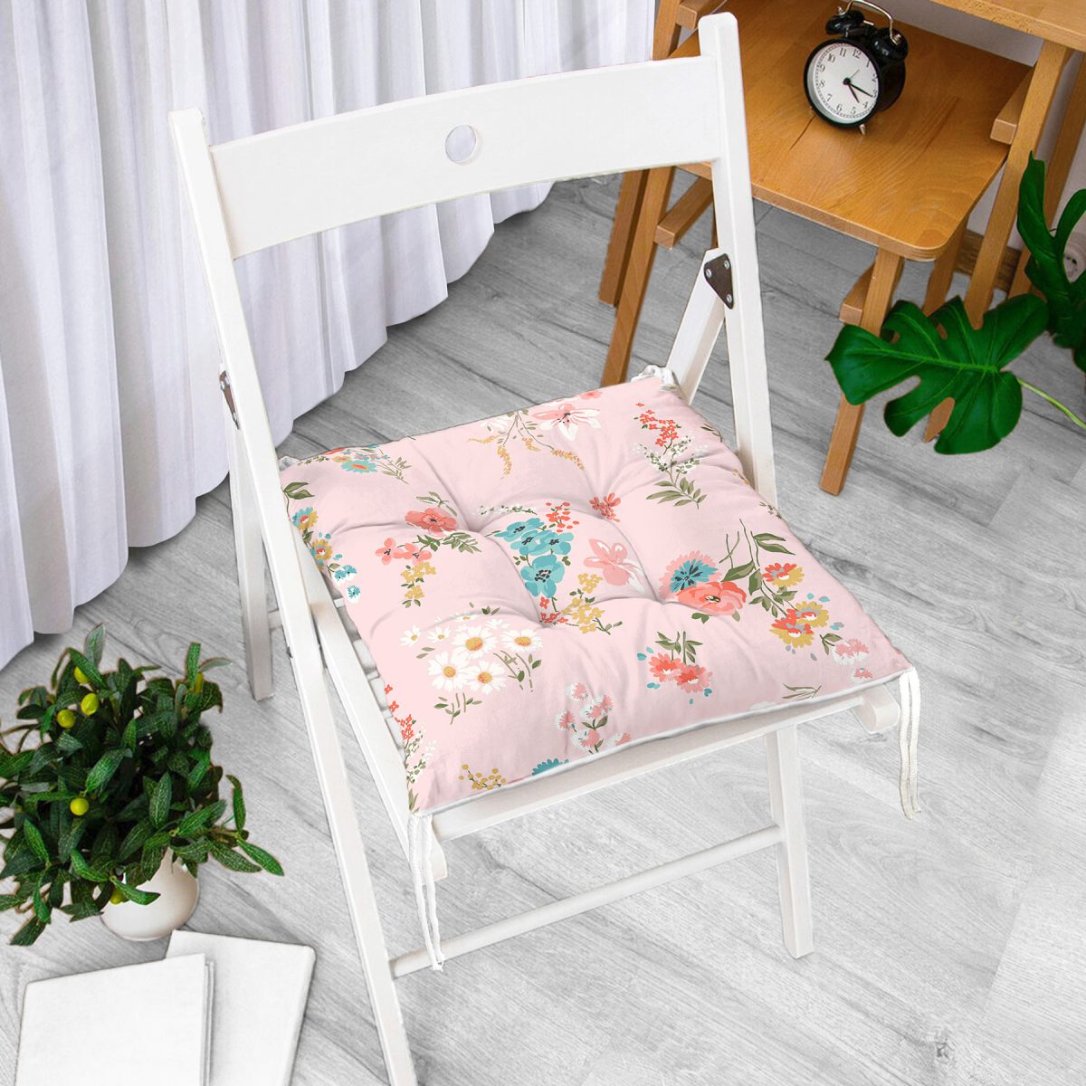 Pembe Zeminli Çiçek Desenli Modern Pofuduk Sandalye Minderi Realhomes