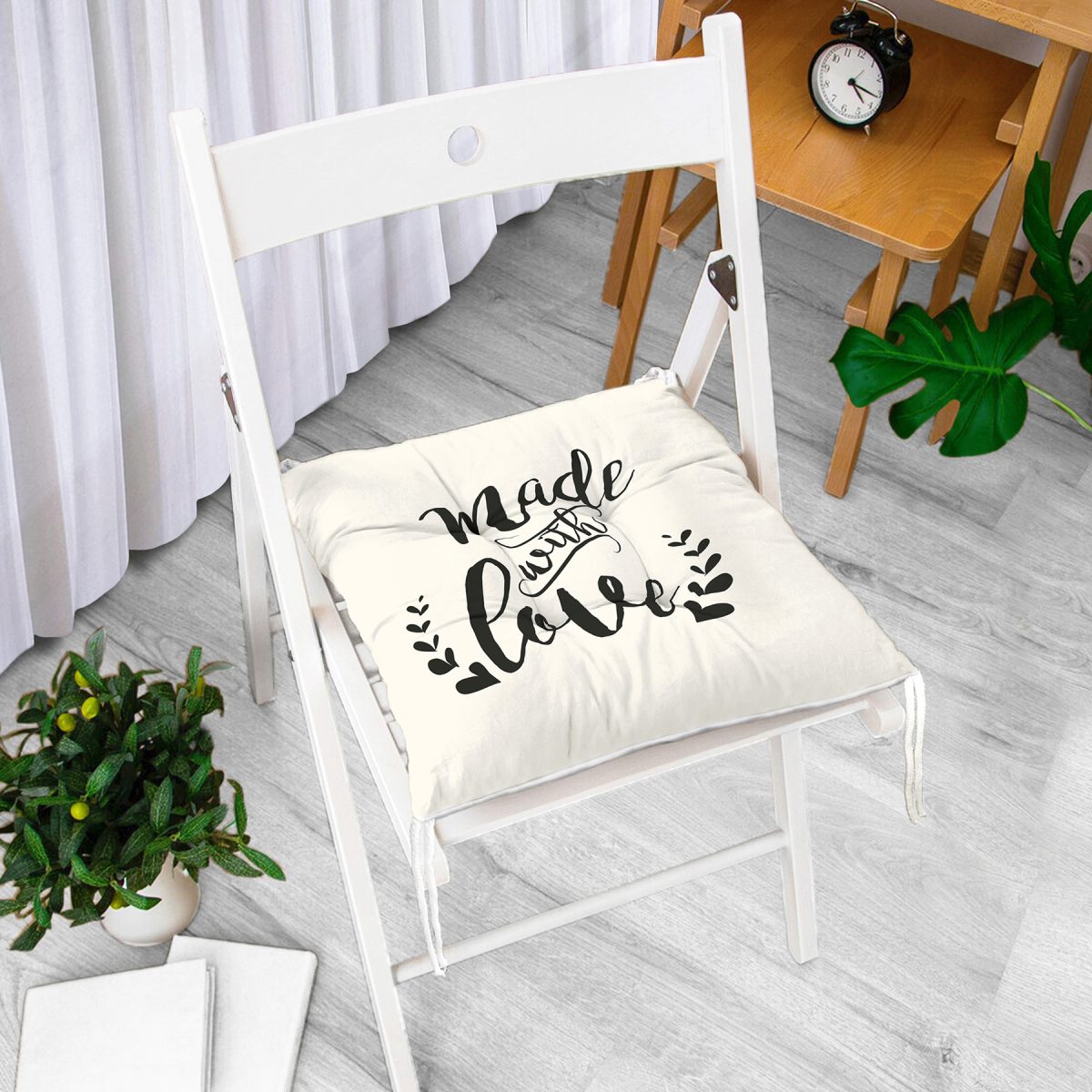 Made With Love Yazılı Dijital Baskılı Modern Pofuduk Sandalye Minderi Realhomes