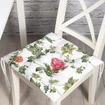 Haki Yeşili Kanaviçe Desenli Dijital Baskılı Pofuduk Sandalye Minderi Realhomes