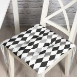 Siyah Beyaz Gri Elmas Şekilli Pofuduk Sandalye Minderi Realhomes