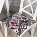 - Pofi-2429-Gorsel - Realhomes Çiçek Desenli Puan Motifli Pofuduk Sandalye Minderi Realhomes