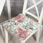 - Pofi-2478-Gorsel - Realhomes Mavi Çizgi Desenli Kanaviçe Çiçek Motifli Pofuduk Sandalye Minderi Realhomes