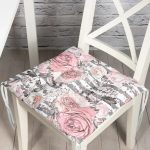 - Pofi-2480-Gorsel - Realhomes Gri Çizgi Desenli Kanaviçe Çiçek Motifli Pofuduk Sandalye Minderi Realhomes