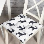 - Pofi-3069-Gorsel - Realhomes Lacivert Geyik Motifli Özel Tasarımlı Dijital Baskılı Modern Pofuduk Sandalye Minderi Realhomes