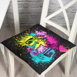 - Pofi-3303-Gorsel - Realhomes Siyah Zeminde Cool Tasarımlı Dijital Baskılı Pofuduk Sandalye Minderi Realhomes