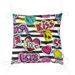 - Pofi-3454-Gorsel-2 - Realhomes Realhomes Kiss Love Pop Art Tasarımlı Dijital Baskılı Modern Pofuduk Sandalye Minderi Realhomes