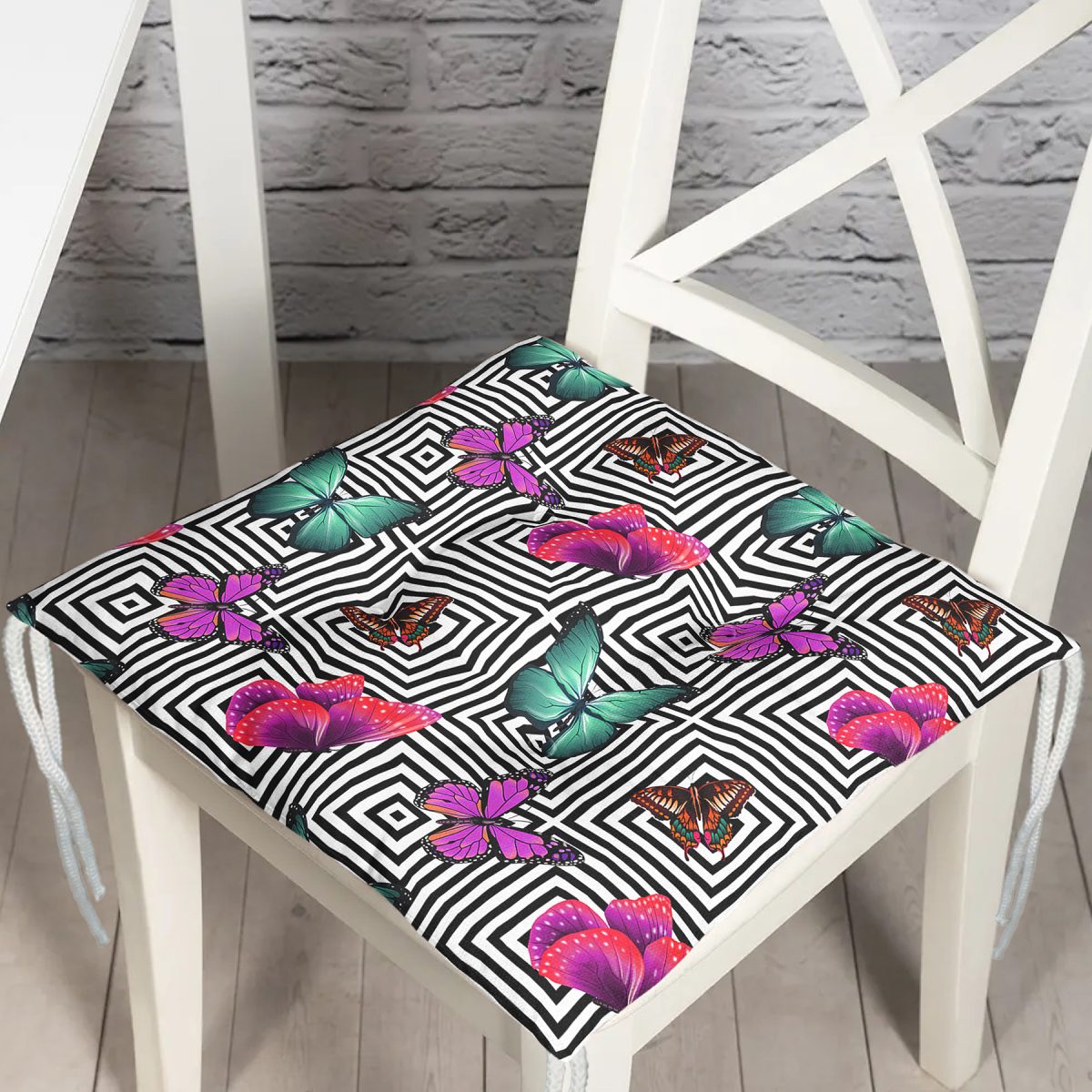Geometrik Zeminde Renkli Kelebekler Özel Tasarım Pofuduk Sandalye Minderi Realhomes