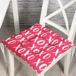 - Pofi-3524-Gorsel - Realhomes Pembe Zeminde XOX Özel Tasarımlı Dijital Baskılı Modern Pofuduk Sandalye Minderi Realhomes