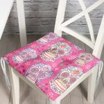 - Pofi-3682-Gorsel - Realhomes Realhomes Pembe Zeminli Kurukafa Dijital Baskılı Pofuduk Sandalye Minderi Realhomes