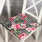 - Pofi-3818-Gorsel - Realhomes  Realhomes Çizgili Zeminde Rengarenk Çiçekler Dijital Baskılı Modern Pofuduk Sandalye Minderi Realhomes