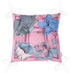 Realhomes Pembe Zeminde Mavi Zambak Motifli Dijital Baskılı Modern Pofuduk Sandalye Minderi Realhomes