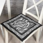 - Pofi-4213-Gorsel - Realhomes Siyah Modern Çizgiler Özel Tasarım Pofuduk Sandalye Minderi Realhomes