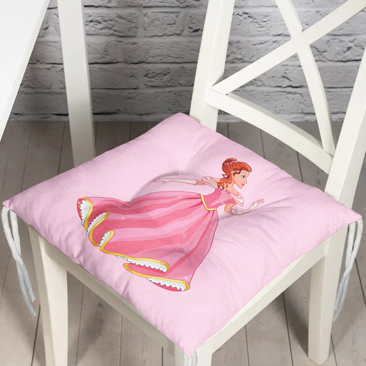 Realhomes Pembe Zeminde Pamuk Prenses 3D Modern Pofuduk Sandalye Minderi Realhomes