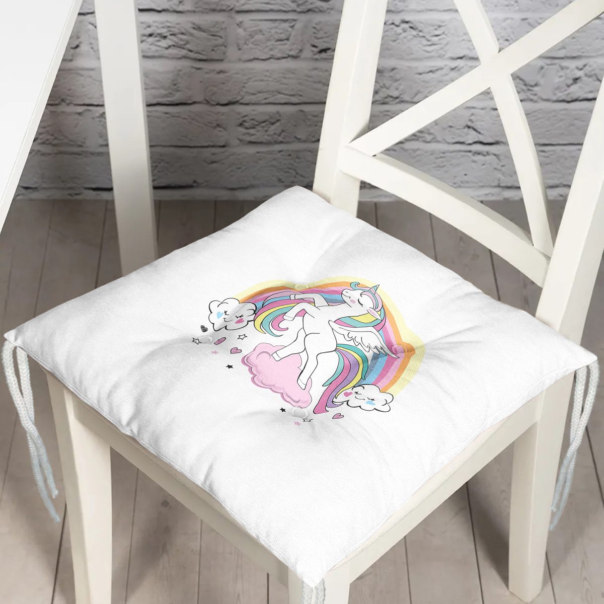 Realhomes Beyaz Zeminde Unicorn At ve Yıldızlar Modern Pofuduk Sandalye Minderi Realhomes