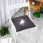 - Pofi-4334-Gorsel-1 - Realhomes Siyah Zeminde Unicorn Sevimli At Çocuk Odası Pofuduk Sandalye Minderi Realhomes