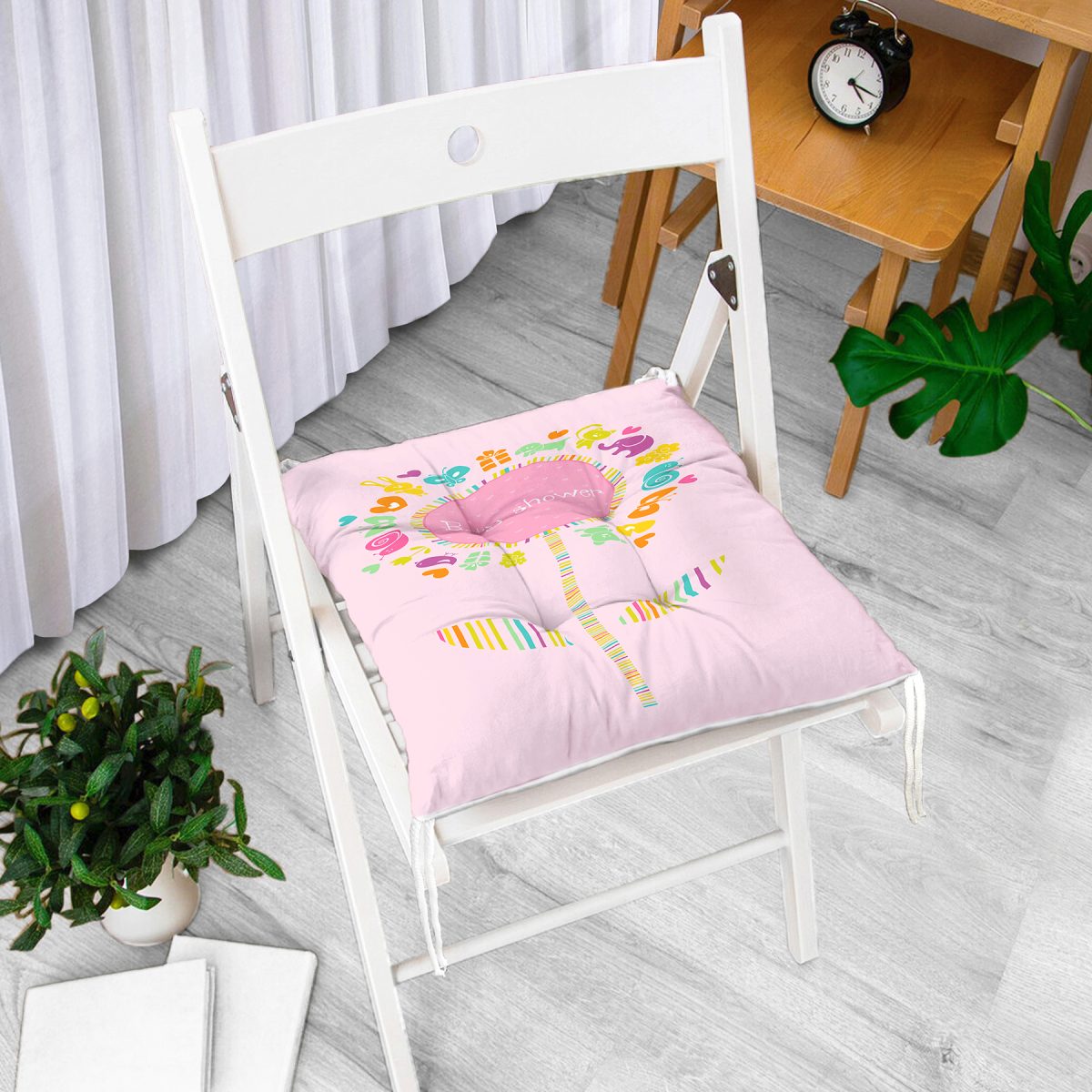 Realhomes Pembe Zeminde Baby Shower Tasarımlı Modern Pofuduk Sandalye Minderi Realhomes