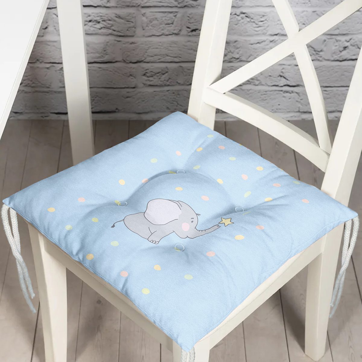 Mavi Zeminde Sevimli Fil Baby Shower Tasarımlı Çocuk Odası Pofuduk Sandalye Minderi Realhomes
