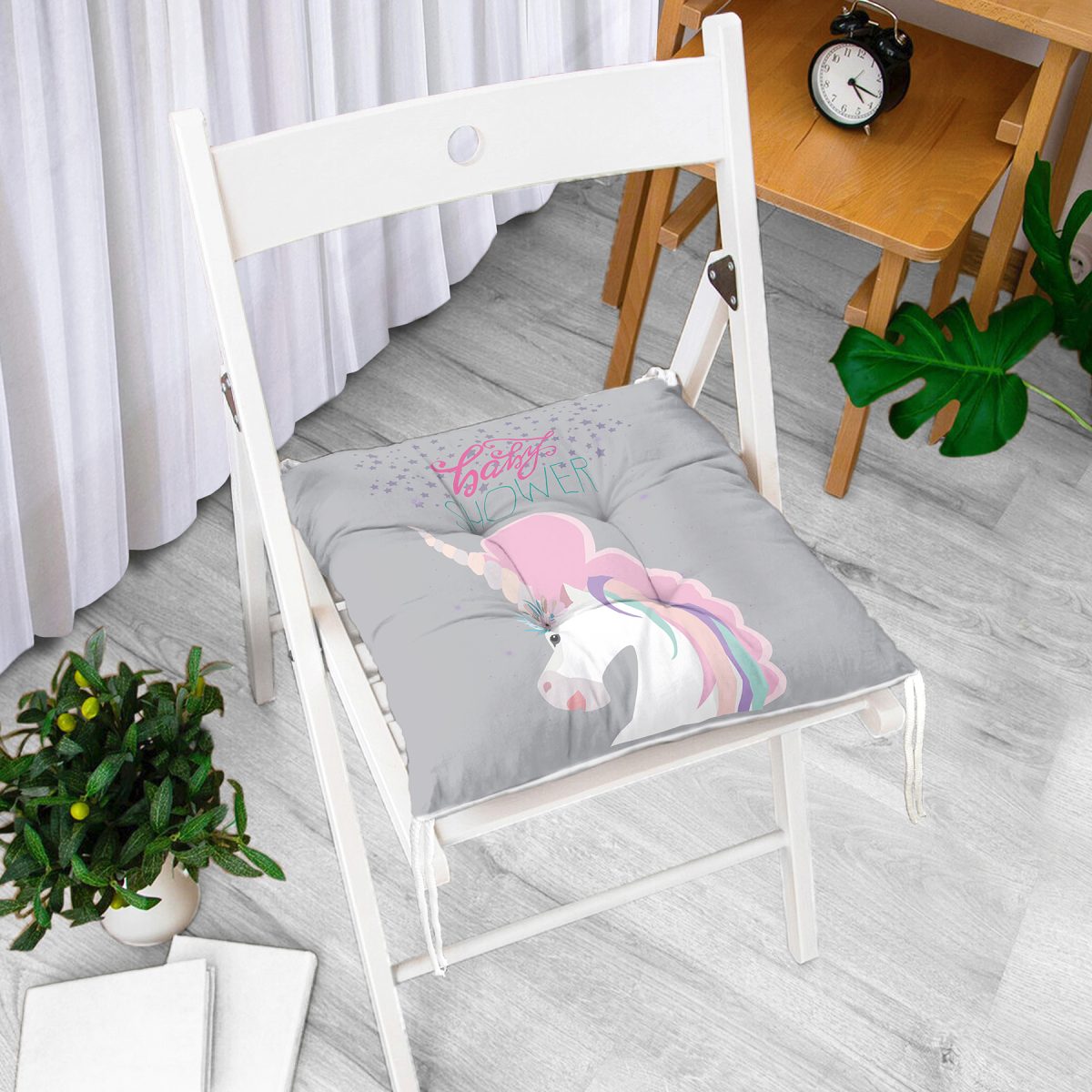 Gri Zeminde Baby Shower Unicorn At Tasarımlı Modern Pofuduk Sandalye Minderi Realhomes