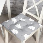 - Pofi-4365g-Gorsel - Realhomes  Gri Zeminde Bulutlar Özel Tasarımlı Çocuk Odası Pofuduk Sandalye Minderi Realhomes