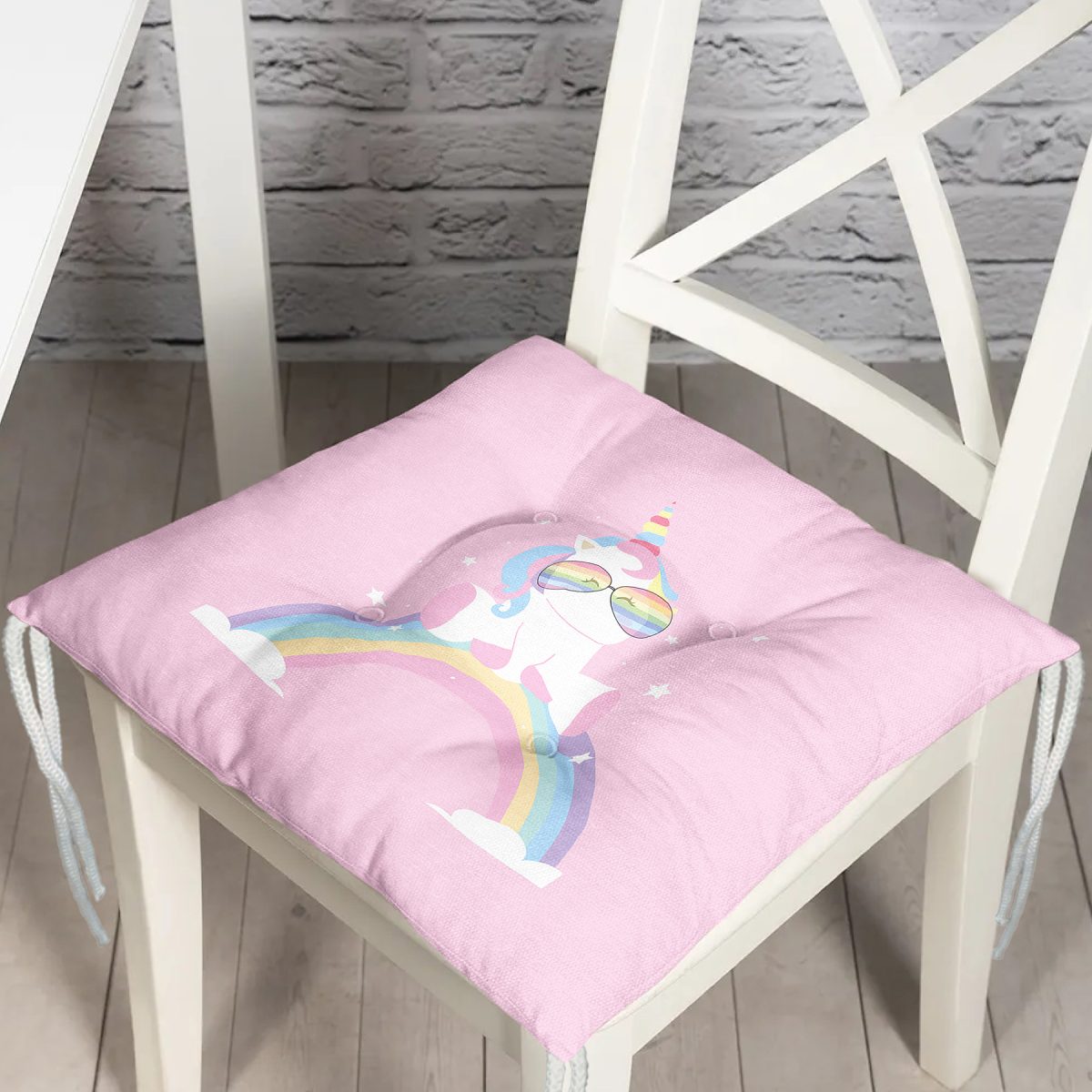 Pembe Zeminde Unicorn Tasarımlı Çocuk Odası Pofuduk Sandalye Minderi Realhomes
