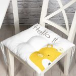 - Pofi-4372-Gorsel - Realhomes Sarı Ayıcık Hello Motifli Çocuk Odası Pofuduk Sandalye Minderi Realhomes