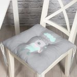 - Pofi-4409-Gorsel - Realhomes  Gri Zeminde Şemsiyeli Ayıcık Motifli Özel Tasarımlı Dijital Baskılı Modern Pofuduk Sandalye Minderi Realhomes