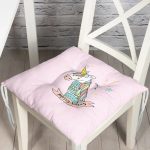 - Pofi-4422-Gorsel - Realhomes Realhomes Pembe Zeminde Unicorn Motifli Modern Pofuduk Sandalye Minderi Realhomes