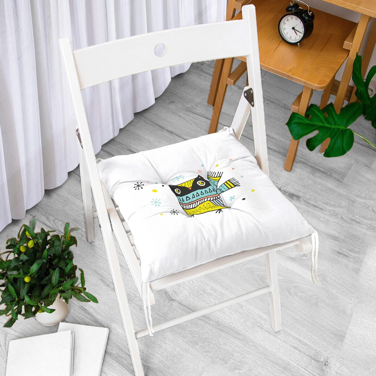 Realhomes Beyaz Zeminde Atkılı Baykuş Desenli Modern Pofuduk Sandalye Minderi Realhomes